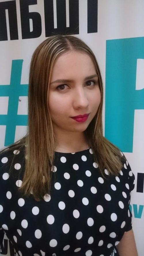 Модели на МАКИЯЖ и легкие прически нужны. 09