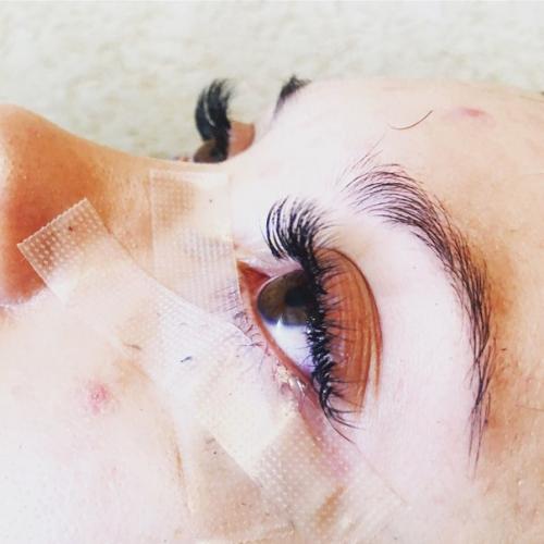 Требуются модели?  На наращивания ресниц, для отработки скорости, любой объем 500 р? 04