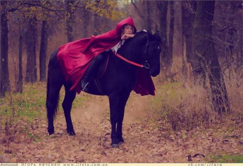 Ищу модель для фотосессии, у которой есть Неносибельное но красивое длинное платье, свадебное платье, платье со шлейфом. 02