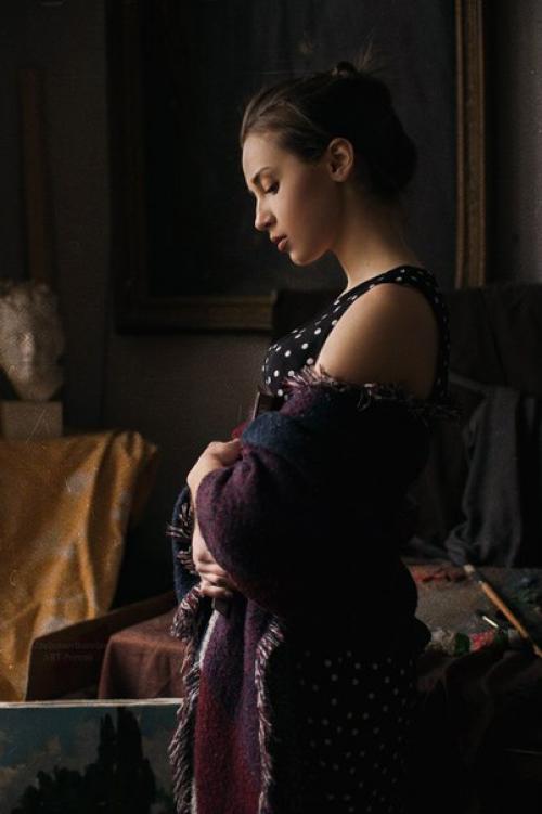 Ищу модель (худенькую девочку) на эту пятницу - субботу, которая готова взять затраты по аренде готового образа. 09