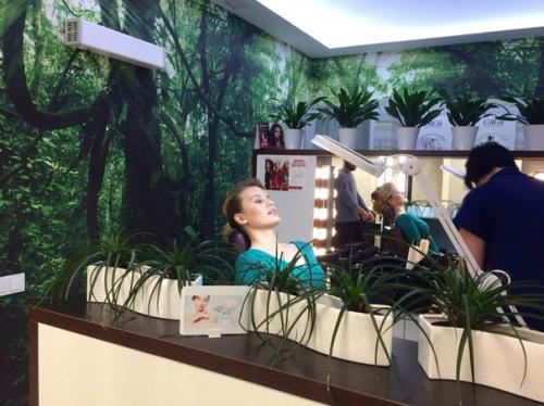 Backstage работа над образом моделей в нашем салоне. 01