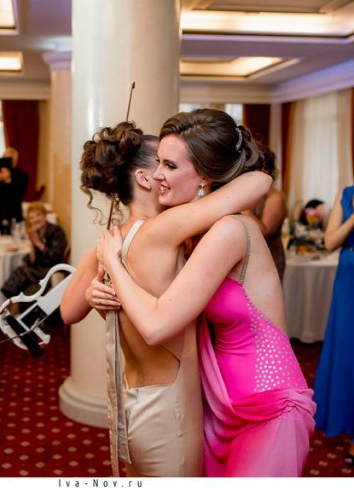 Дорогие девушки!  Идёт запись на декабрь, выезды на корпоративные праздники, мероприятия и фотосессии! 06