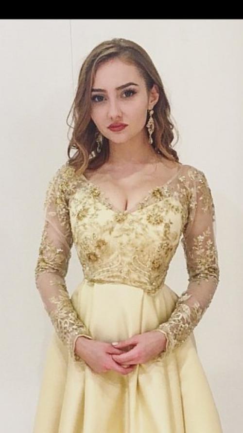 Три красотки под окном. 02