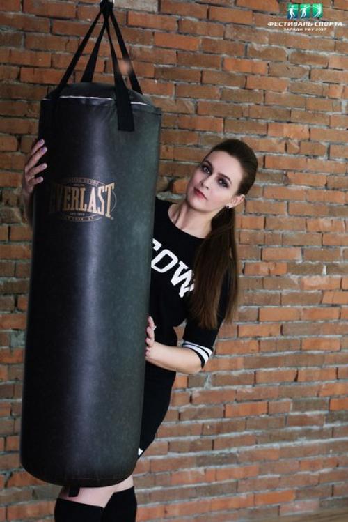 Ищу моделей. В приоритете выберу того, кто сделал репост? 02