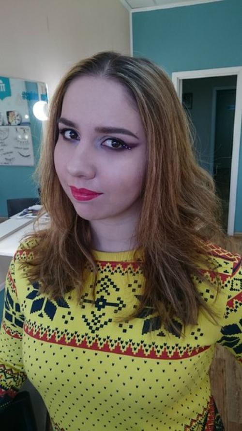 Модели на МАКИЯЖ и легкие прически нужны. 03