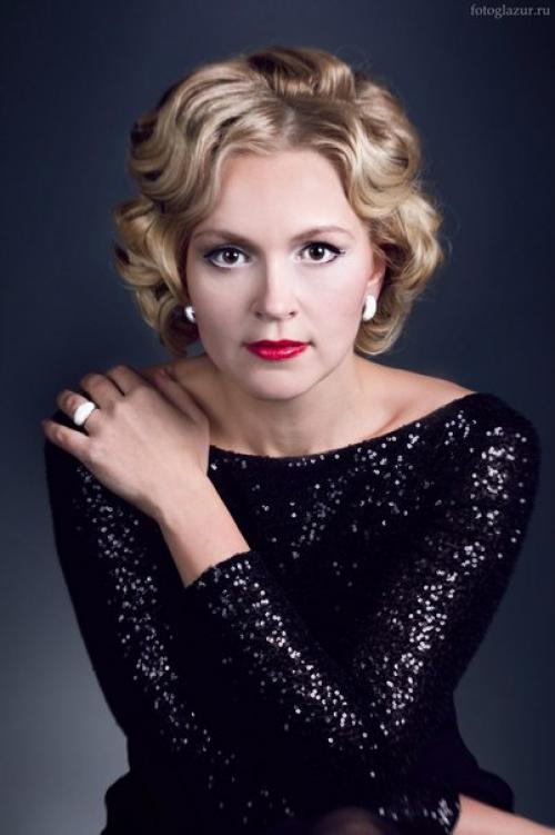 Дорогие девушки!  Идёт запись на декабрь, выезды на корпоративные праздники, мероприятия и фотосессии! 05