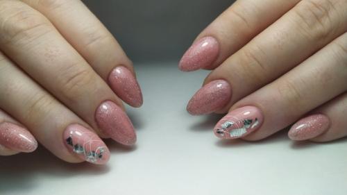 В привлекательный образ женщины входят не только стильная одежда, безупречная причёска и красивый макияж. 01