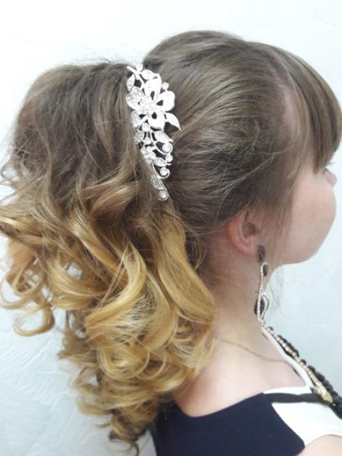 Дорогие девушки?  Я сертифицированный мастер по причёскам, а так же визажист - стилист. 07