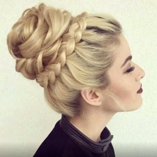 Девочки!  Кто в четверг такую прическу и макияж хочет? 02