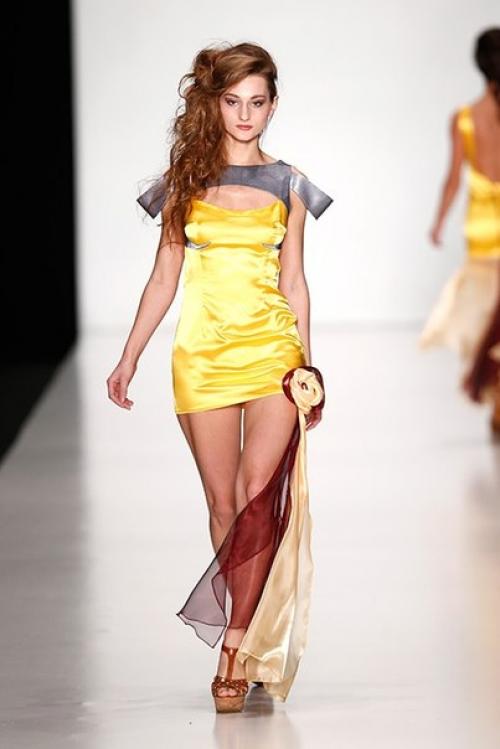 Предлагаю услуги мастера по прическам и макияжу. 07