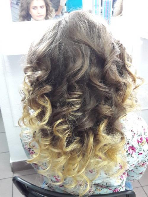 Дорогие девушки?  Я сертифицированный мастер по причёскам, а так же визажист - стилист. 05