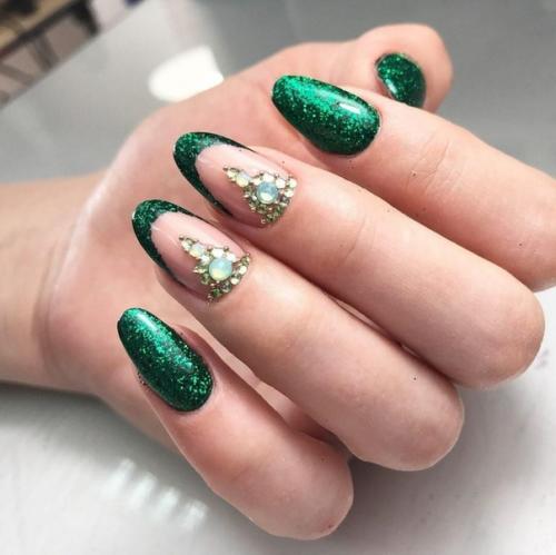 Приближение нового года - время, окутанное особой атмосферой ожидания чуда, а сам праздник - пожалуй, наиболее фееричное и яркое событие зимы. 01