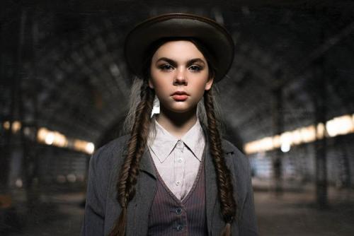 Ищу модель (худенькую девочку) на эту пятницу - субботу, которая готова взять затраты по аренде готового образа. 06