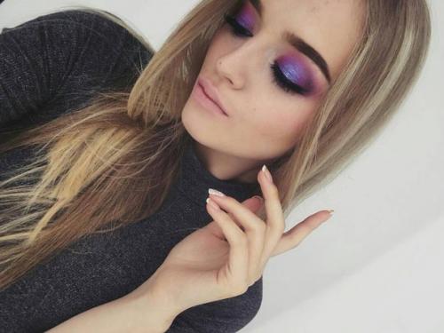 Акция?  Таким образом, если успеешь записаться до 16 ноября на брови и макияж, то получишь приятные бонусы? 01