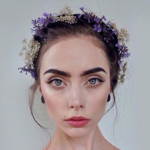 Требуется модель для очень нетипичной съемки, а нетипичной потому, что снимки будут делаться не на банальную Зеркалку, а. на Iphone. 02