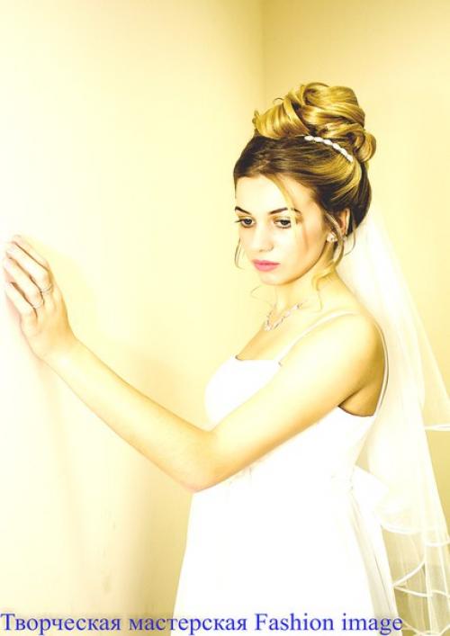 Модные тенденции свадебных причесок и макияжей 2017 - 2018 гг. 01