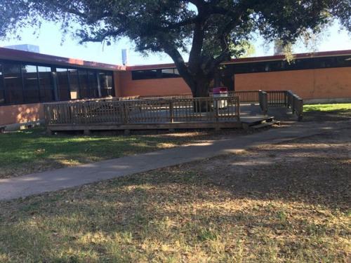 Вчера должны были делать фотографии для хора, которые потом будут висеть на стене в классе, уж не знаю сколько, но года 3-4 точно. 03 Вчера должны были делать фотографии для хора, которые потом будут висеть на стене в классе, уж не знаю сколько, но года 3-4 точно. 03