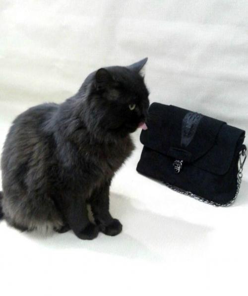 Красивую и стильную ношу всегда приятно нести. 02