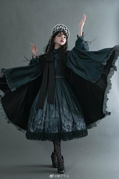 И так. Когда мой прошлый пост ещё не был выложен, я уже начала рисовать следующий. 02