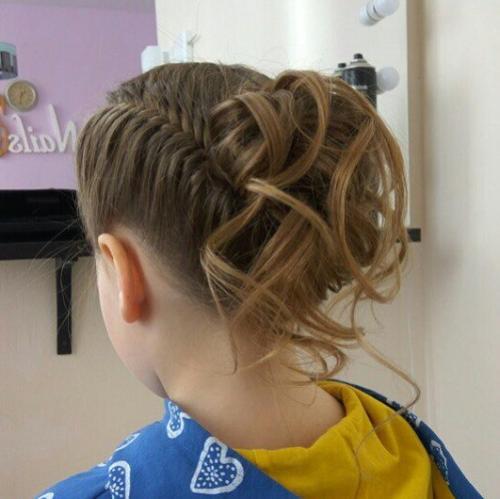 В студиях сейчас вовсю идут новогодние фотосъемки. 01