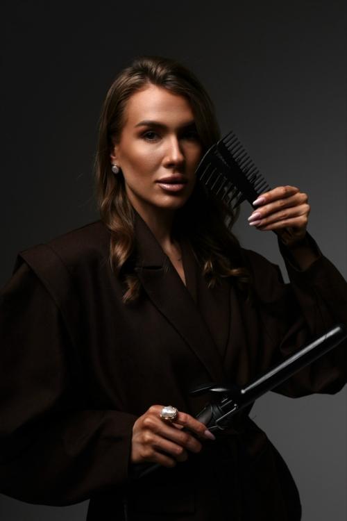 Мастер Валентина - визажист и стилист по волосам.

