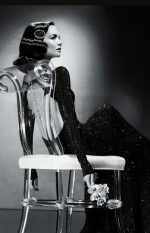 Очень срочно.  Модель для фотосессии в шикарных пдатьях ищу. 03