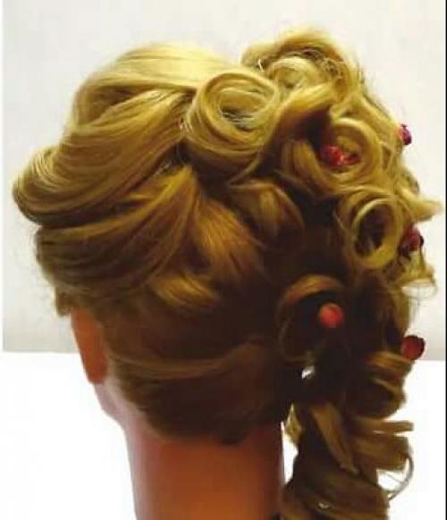 Спешу предложить вам свои услуги по макияжу, прическам, моделирование бровей. 07