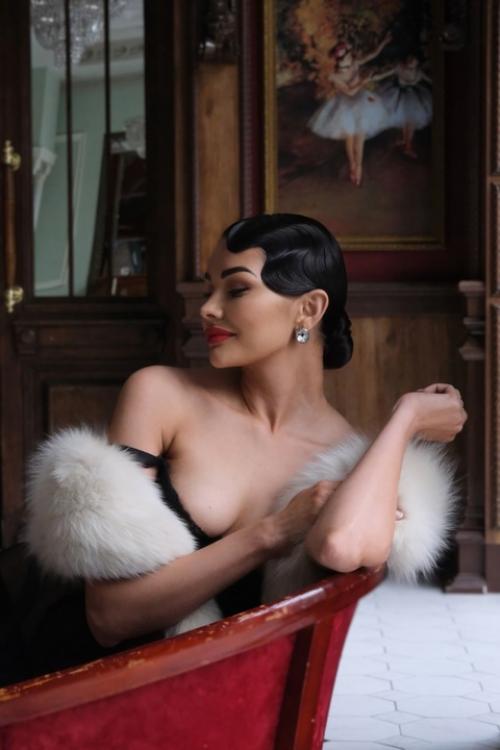 Подготовка к фотосессии и продумывание образа - это залог удачных фотографий, которые будут радовать вас долгие годы. 02