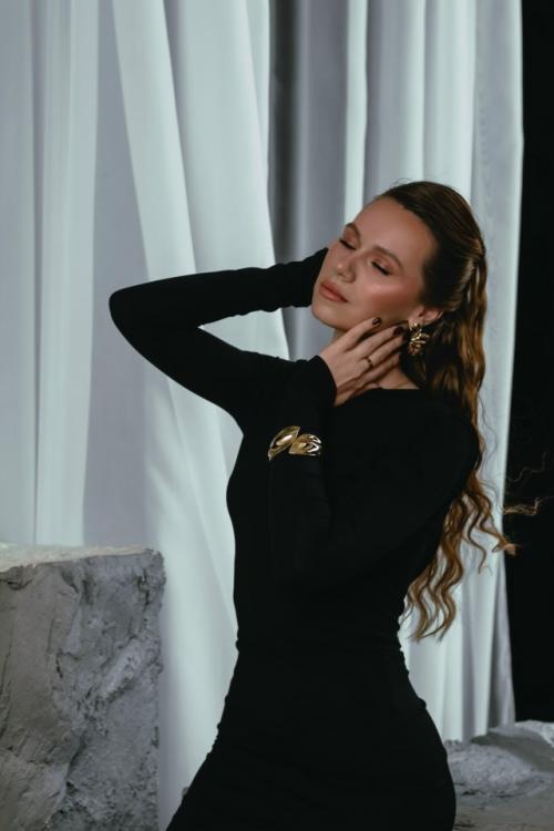 Лена - воплощение невероятной красоты и женственности в кадре. 02