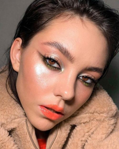 Идеи красивого макияжа на новый год 2021 с учетом цвета волос. 01