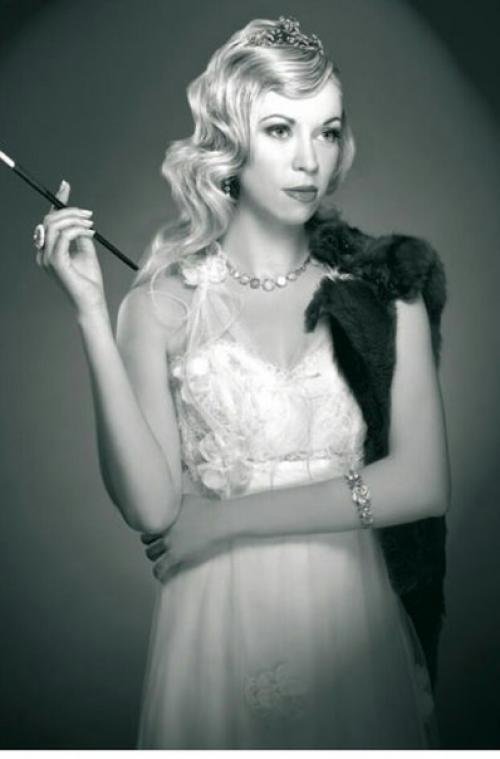 Очень срочно.  Модель для фотосессии в шикарных пдатьях ищу. 02