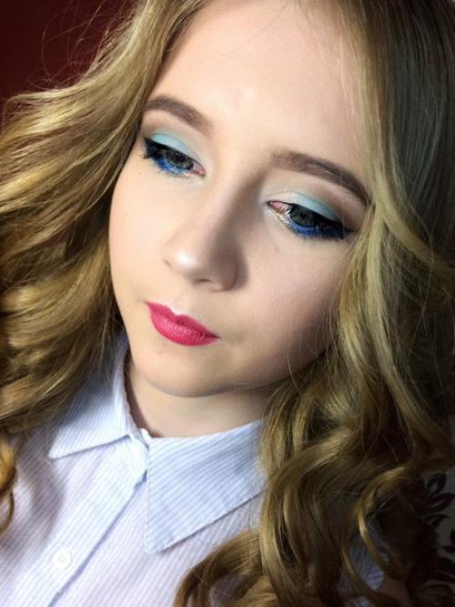 Девушки приглашаю на макияж и причёски, успейте записаться и будьте сногсшибательными на праздник? 01