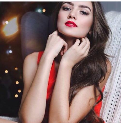 Макияж и прически для девочек - красавиц выполнила стилист - визажист? 03