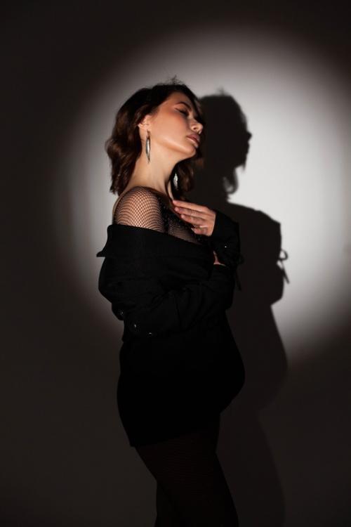 За час мы можем отснять несколько разных по стилю и настроению образа. 01 За час мы можем отснять несколько разных по стилю и настроению образа. 01