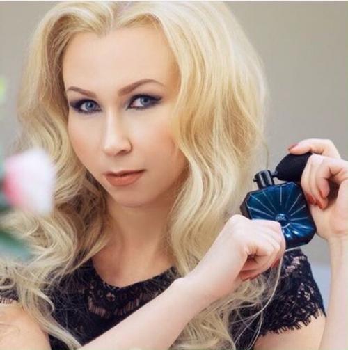 Макияж и прически для девочек - красавиц выполнила стилист - визажист? 01