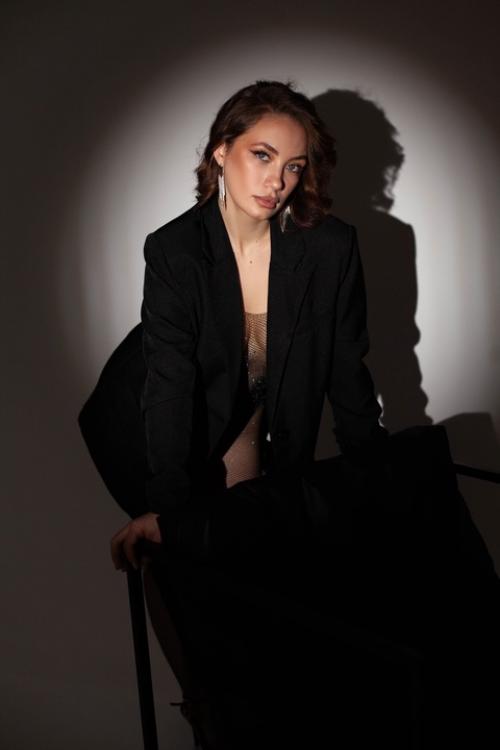 За час мы можем отснять несколько разных по стилю и настроению образа. 05 За час мы можем отснять несколько разных по стилю и настроению образа. 05