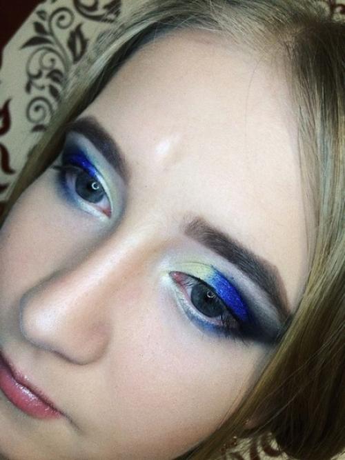 Девушки приглашаю на макияж и причёски, успейте записаться и будьте сногсшибательными на праздник? 03