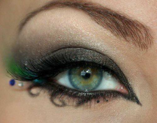 Модели на МАКИЯЖ и прическу нужны. 01