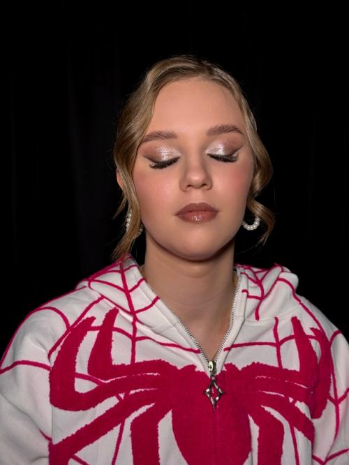 Макияж, и прическа которые не боятся танцев до утра! 01