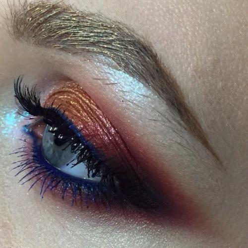 Привет!  У меня осталось свободное время 31 декабря для того чтобы сделать тебе самую крутую прическу и макияж 13: 00, 16: 00, 20: 00? 02