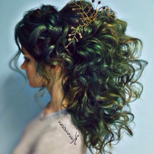 Привет!  У меня осталось свободное время 31 декабря для того чтобы сделать тебе самую крутую прическу и макияж 13: 00, 16: 00, 20: 00? 03