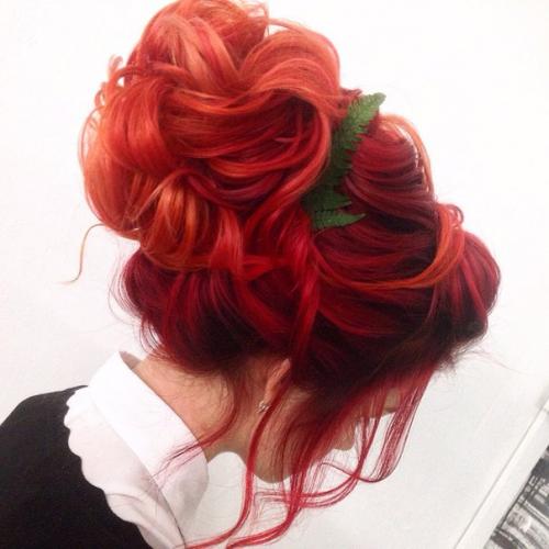 Привет!  У меня осталось свободное время 31 декабря для того чтобы сделать тебе самую крутую прическу и макияж 13: 00, 16: 00, 20: 00? 01