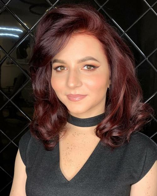 Новогодние красотки. И ведь так радостно, что есть у кого-то события, на которые надо сделать новогодний макияж и причёску! 01