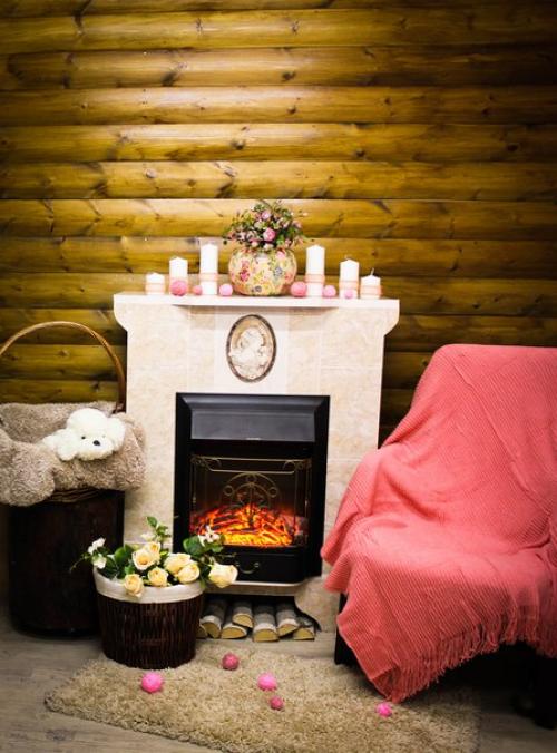 Фотографирую в студии, также мы делаем прически, макияж, подбираем образ для фотосессии, так что приходите к нам в гости. 01