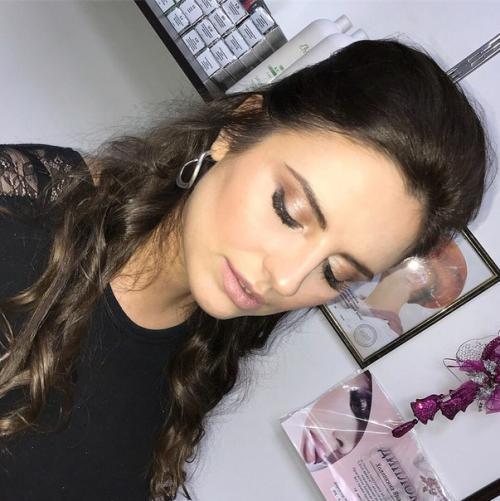 Стилист - визажист: - Голливудский макияж. 07 Стилист - визажист: - Голливудский макияж. 07