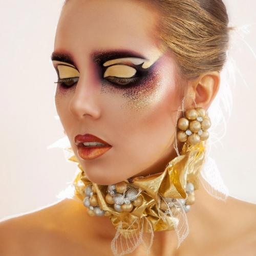 Всем привет!  И так, после не большого отдыха, снова мы начинаем студийные фотосессии. 02