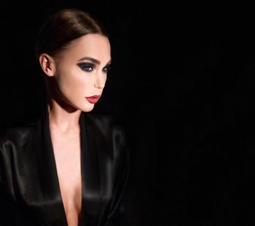 Добрый день?  Я стилист - визажист, завтра свободна, буду рада создать макияж/прическу или образ вам или вашей модели, поддержу любую идею? 01