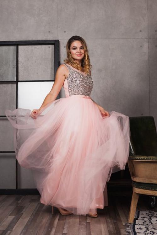 Для всех девочек, которые мечтали стать принцессами, есть отличное предложение окунуться в сказку. 01