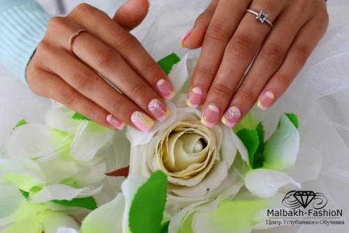 Милые девушки!  Мы предлагаем вам наши услуги бесплатно или по себестоимости от наших начинающих мастеров! 01