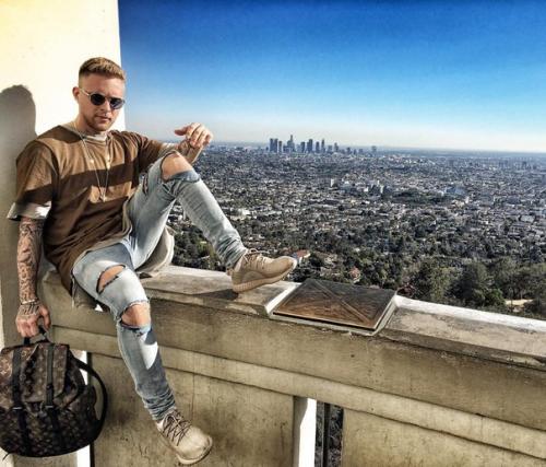 Там прикольно! Мы пошли в отель и смотрели фильмы. 05 Там прикольно! Мы пошли в отель и смотрели фильмы. 05